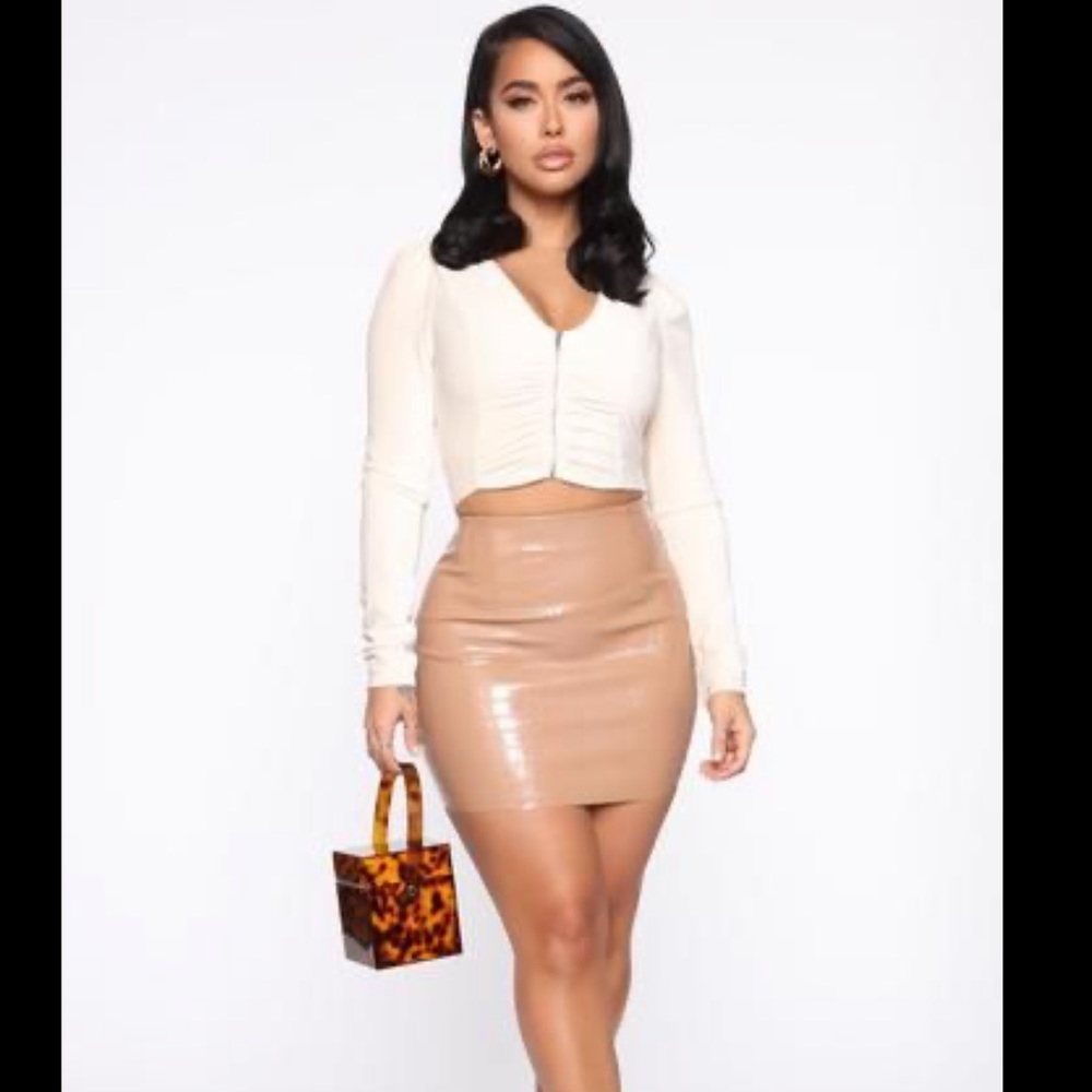 FASHION NOVA plastic mini skirt nude size XS